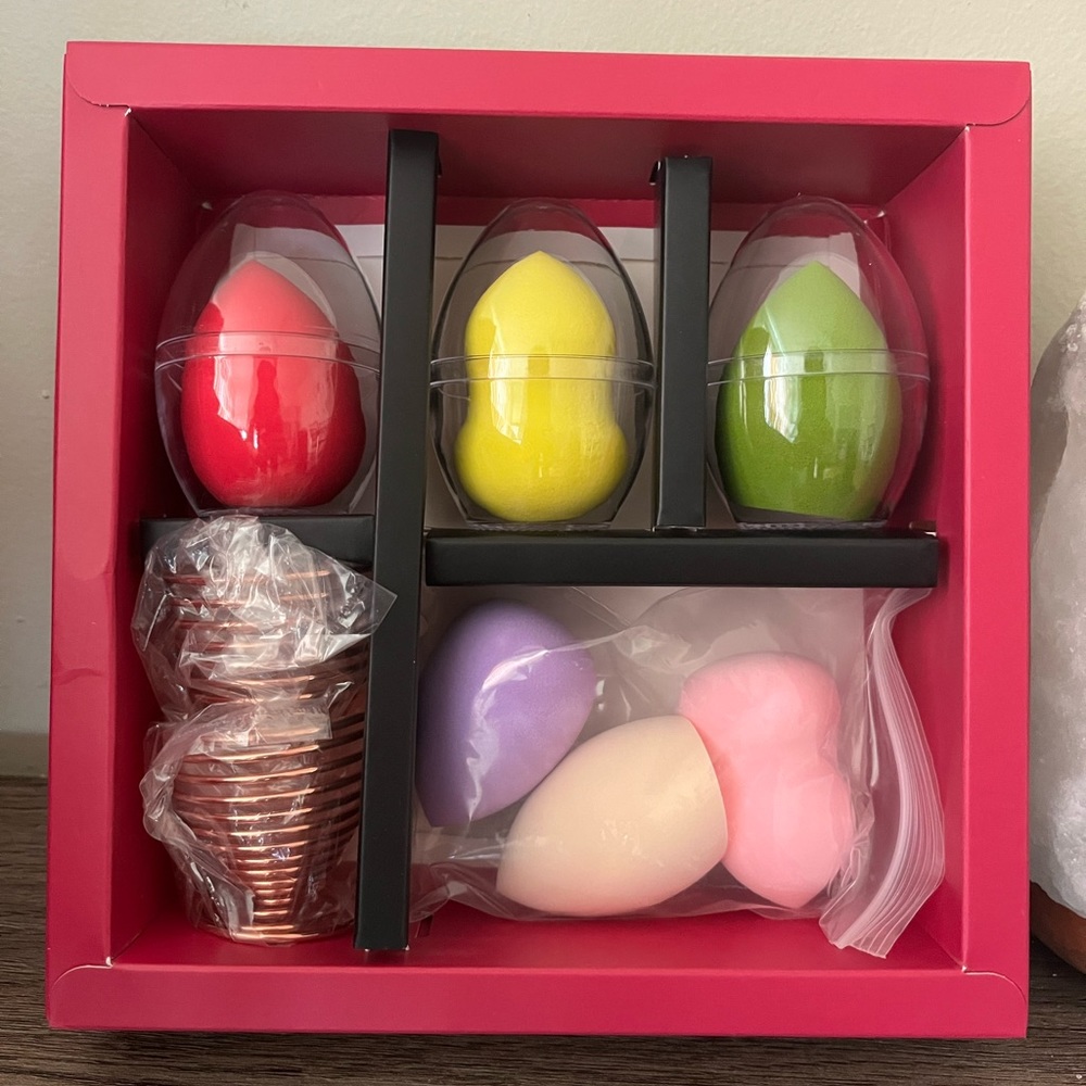 6 Pieces Makeup Sponge Blender Set.